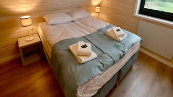 12 bedrooms, individually furnished, bed sheets