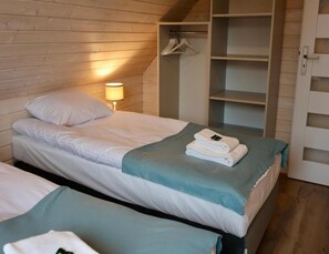 12 habitaciones, muebles diferentes y ropa de cama 