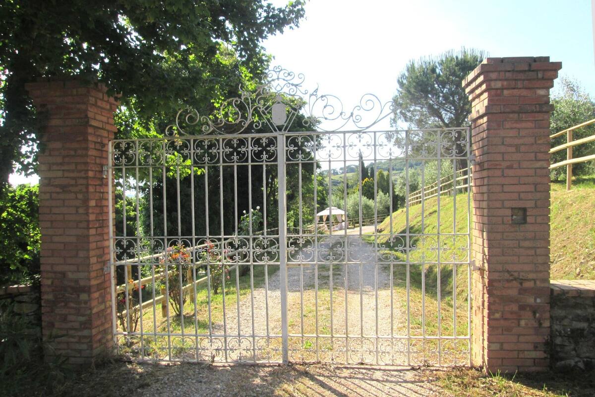 Classic Villa, 2 Bedrooms | Reception
