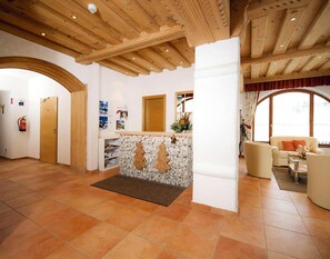 Comfort Apartment, 2 Bedrooms | Reception