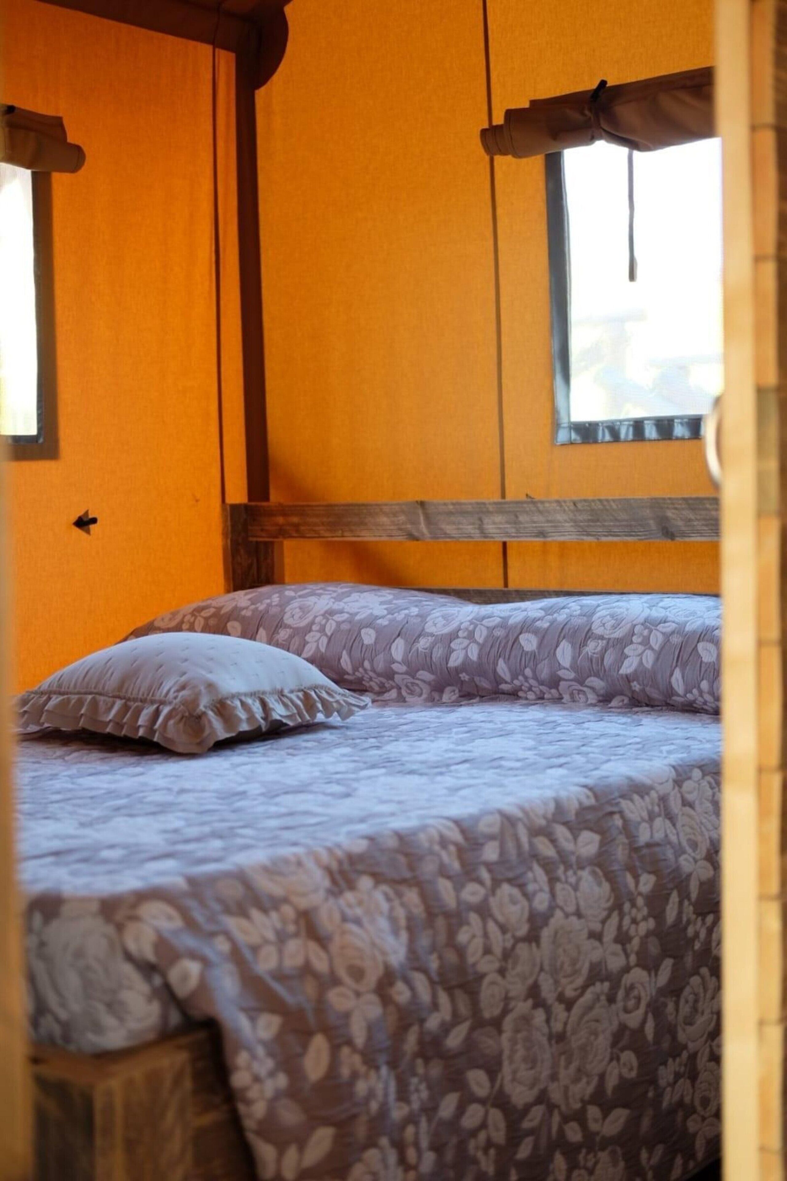 Classic Tent, 2 Bedrooms