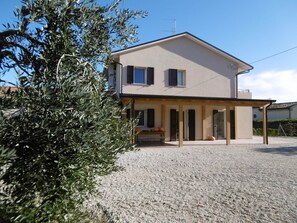 Apartamento conforto, 2 quartos | Fachada