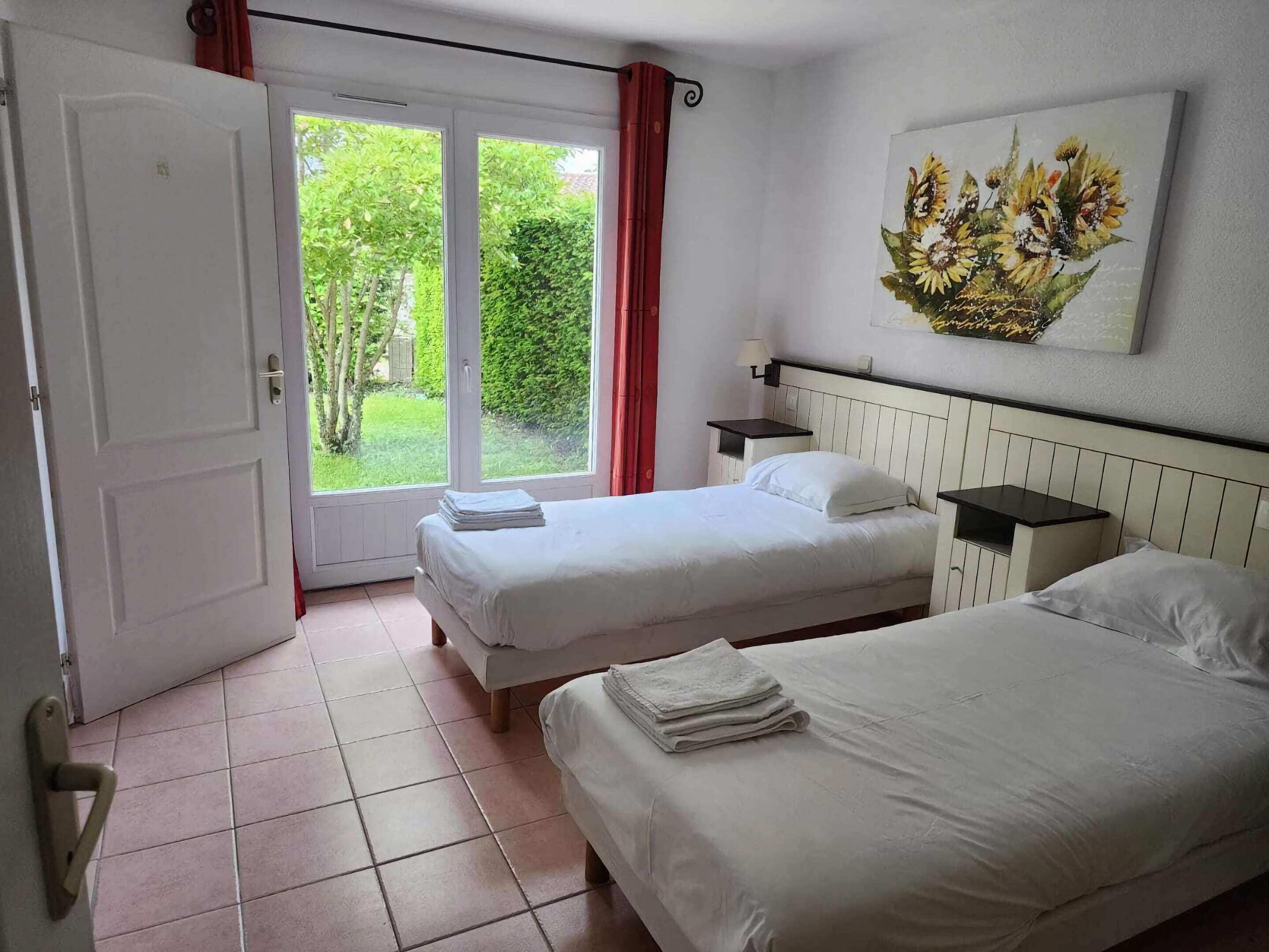 18 bedrooms, individually furnished, bed sheets