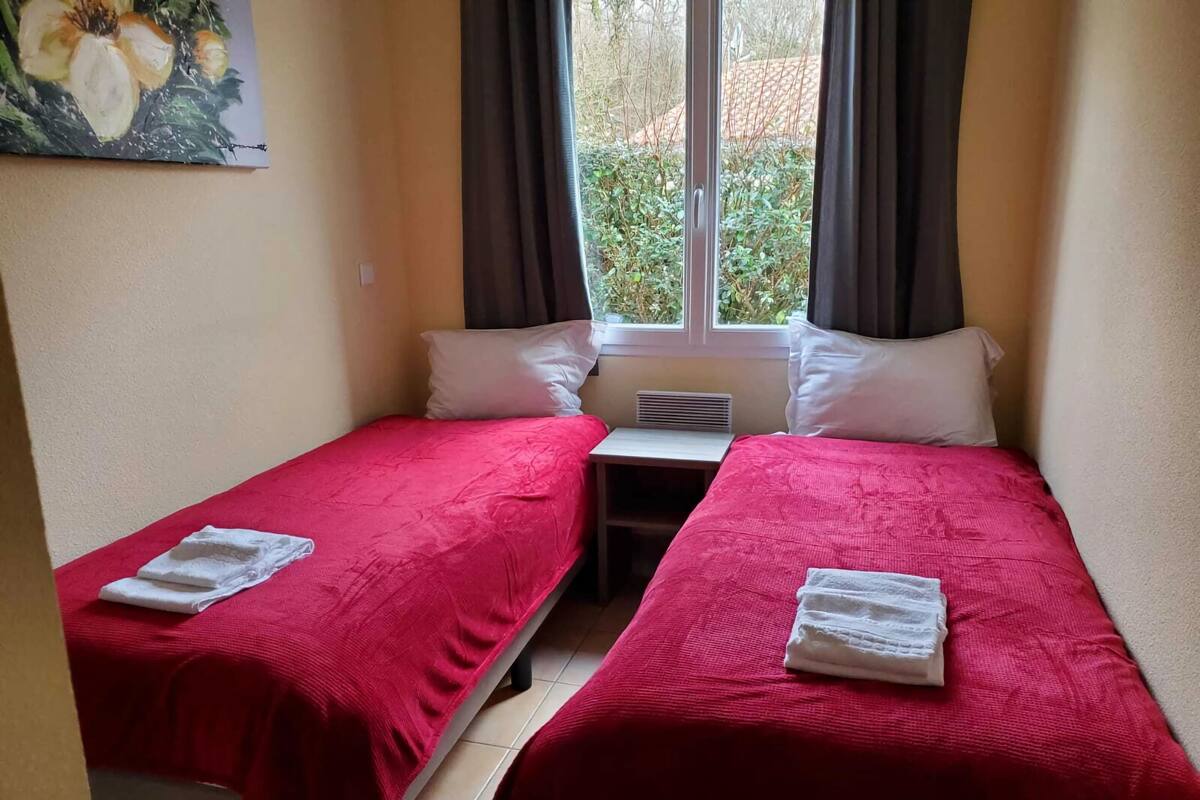 18 bedrooms, individually furnished, bed sheets