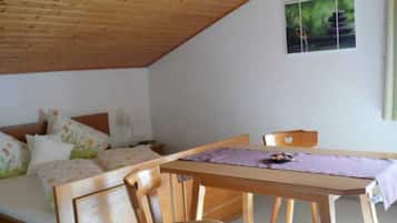 2 bedrooms, bed sheets