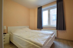 7 bedrooms, iron/ironing board