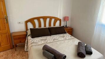 6 عدّة غرف نوم وملاءات أسرّة