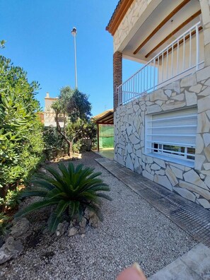 Balcony - Nice Apartment With Garden (Oliva)