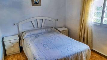 6 bedrooms, bed sheets