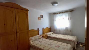 6 عدّة غرف نوم وملاءات أسرّة