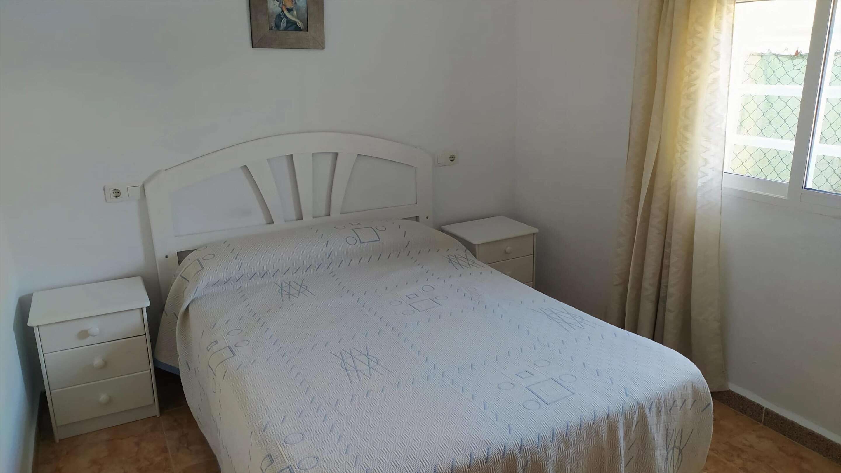 6 bedrooms, bed sheets