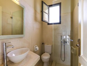 Badezimmer | Dusche, Haartrockner