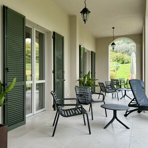 Terrace/patio - A Casa Guesthouse (Mombaruzzo)