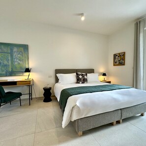 Deluxe Studio Suite, Garden View