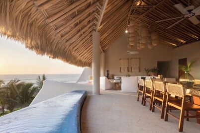 Luxury Suite with Stunning Ocean Views at Majahua