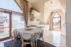 Appartamento Comfort, 4 camere da letto | Ristoranti