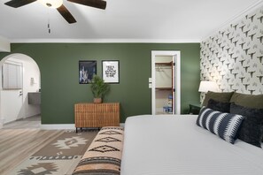 5 bedrooms, iron/ironing board, free WiFi - Rio Resort (Scottsdale)