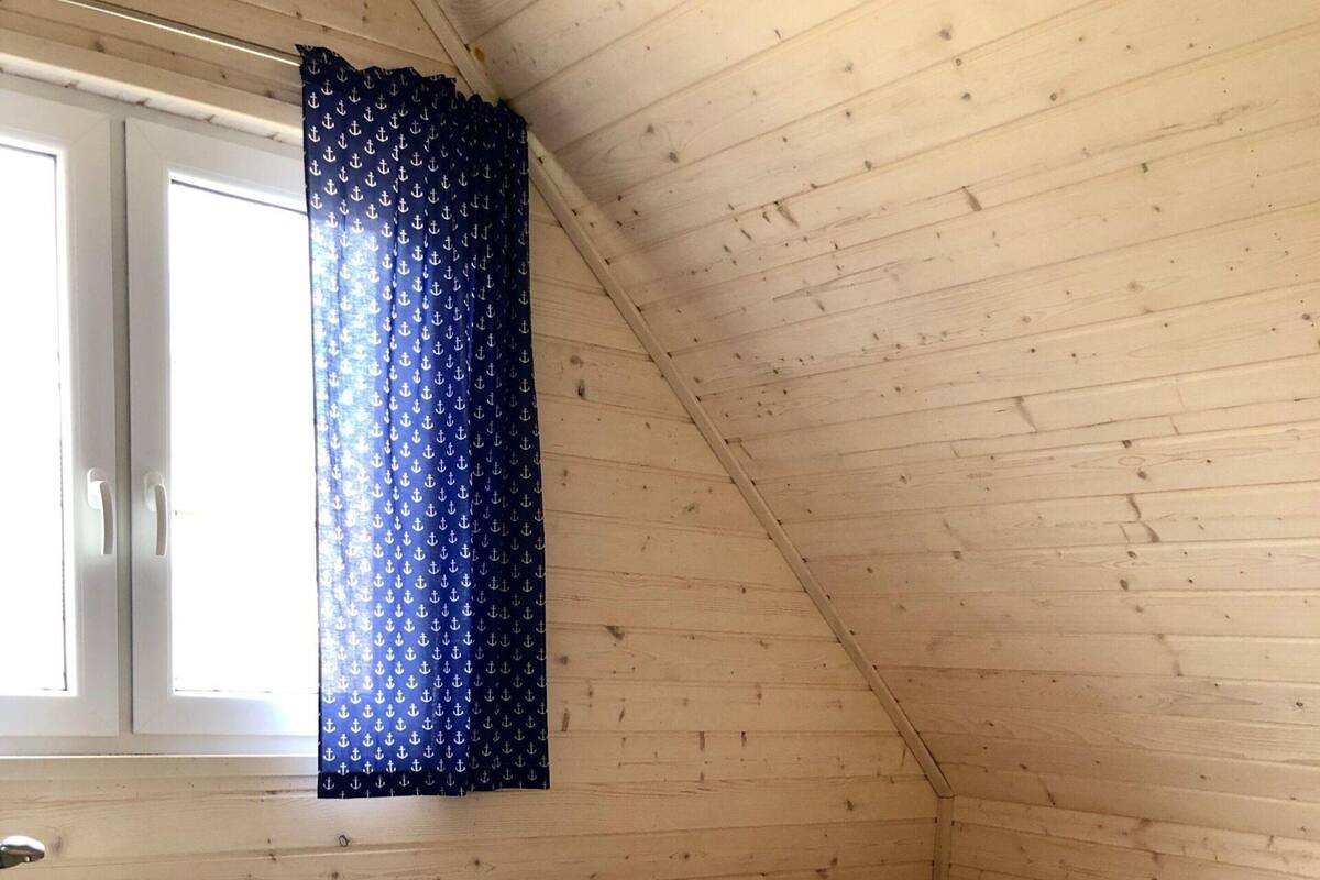 3 bedrooms, individually furnished, bed sheets