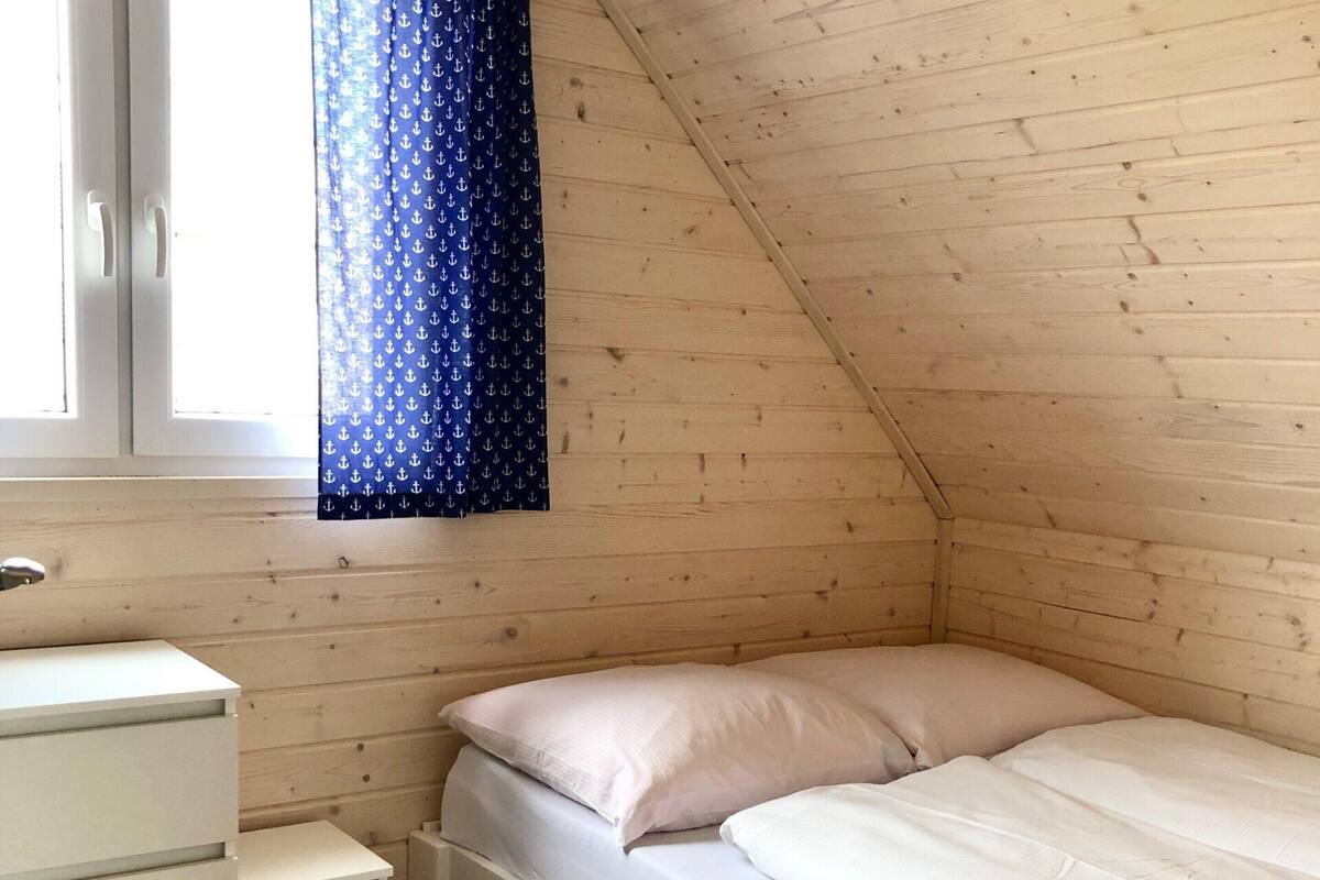 3 bedrooms, individually furnished, bed sheets