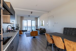 Classic House, 2 Bedrooms | Private kitchen | Fridge, dishwasher, coffee/tea maker, electric kettle - Lush Apartment With Water Views (Sint-Annaland)