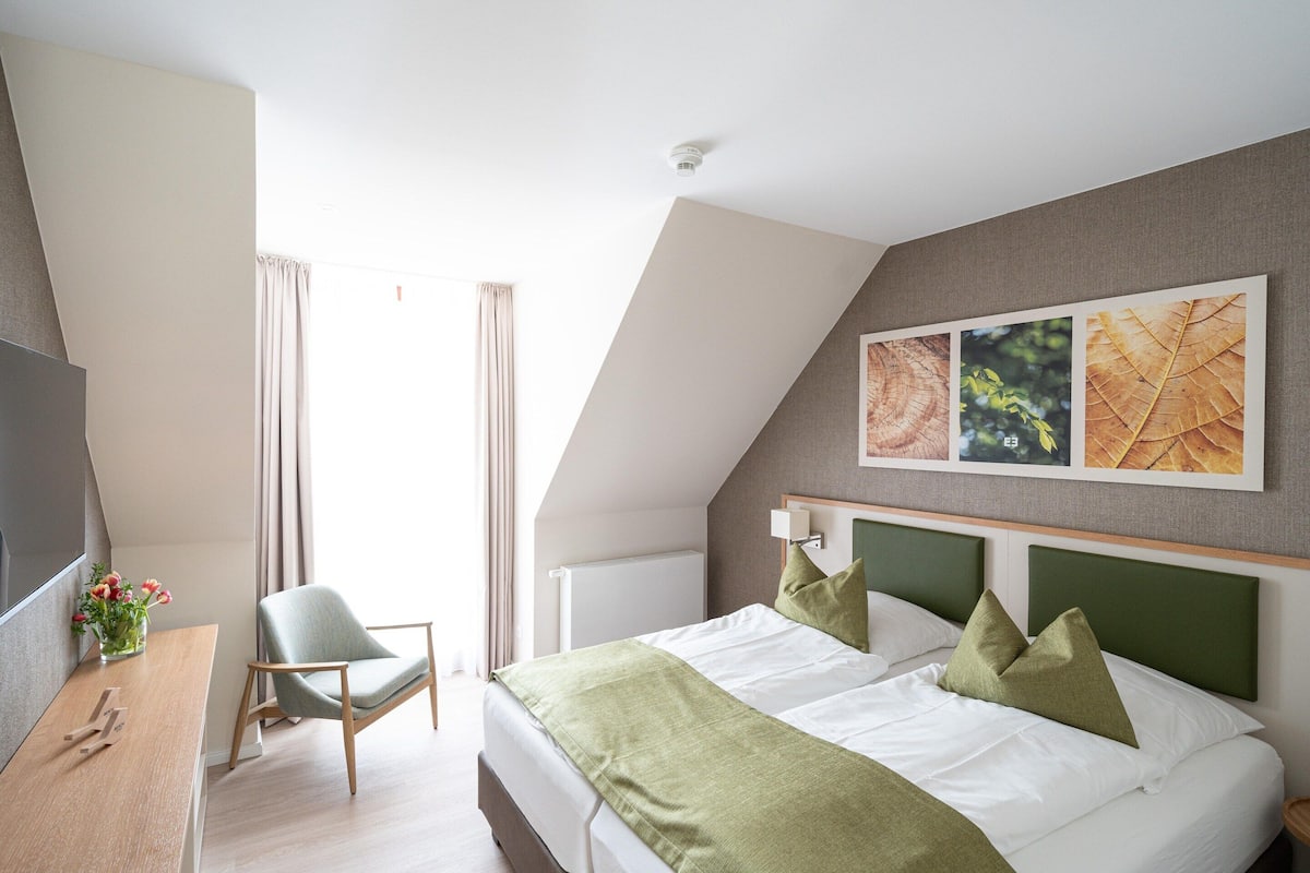 3 bedrooms, individually furnished, bed sheets