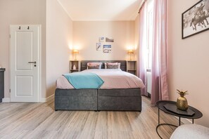 3 bedrooms, bed sheets