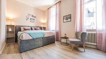 3 bedrooms, bed sheets