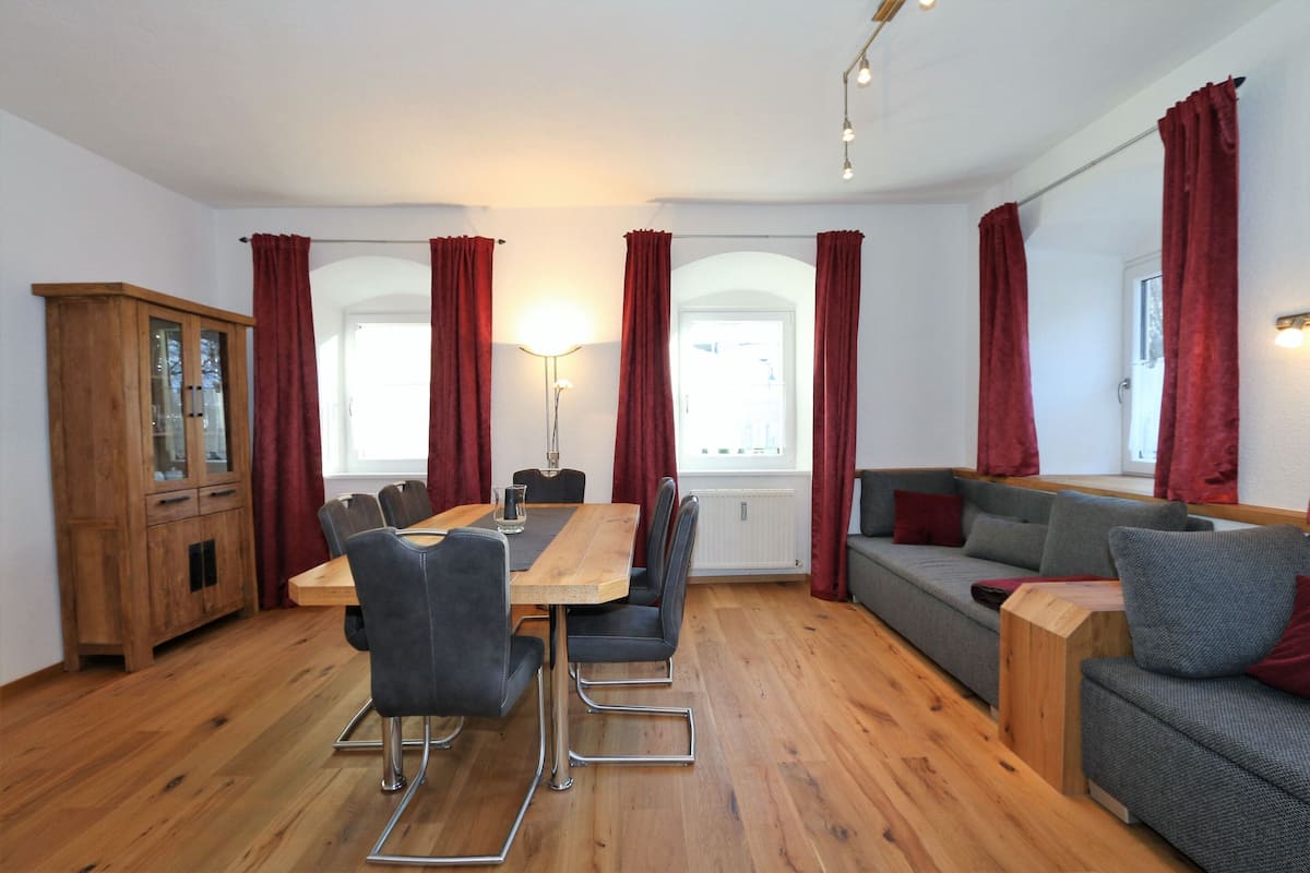 Comfort Apartment, 3 Bedrooms | Living room