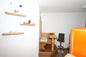 Appartement Classique, 3 chambres | Restauration