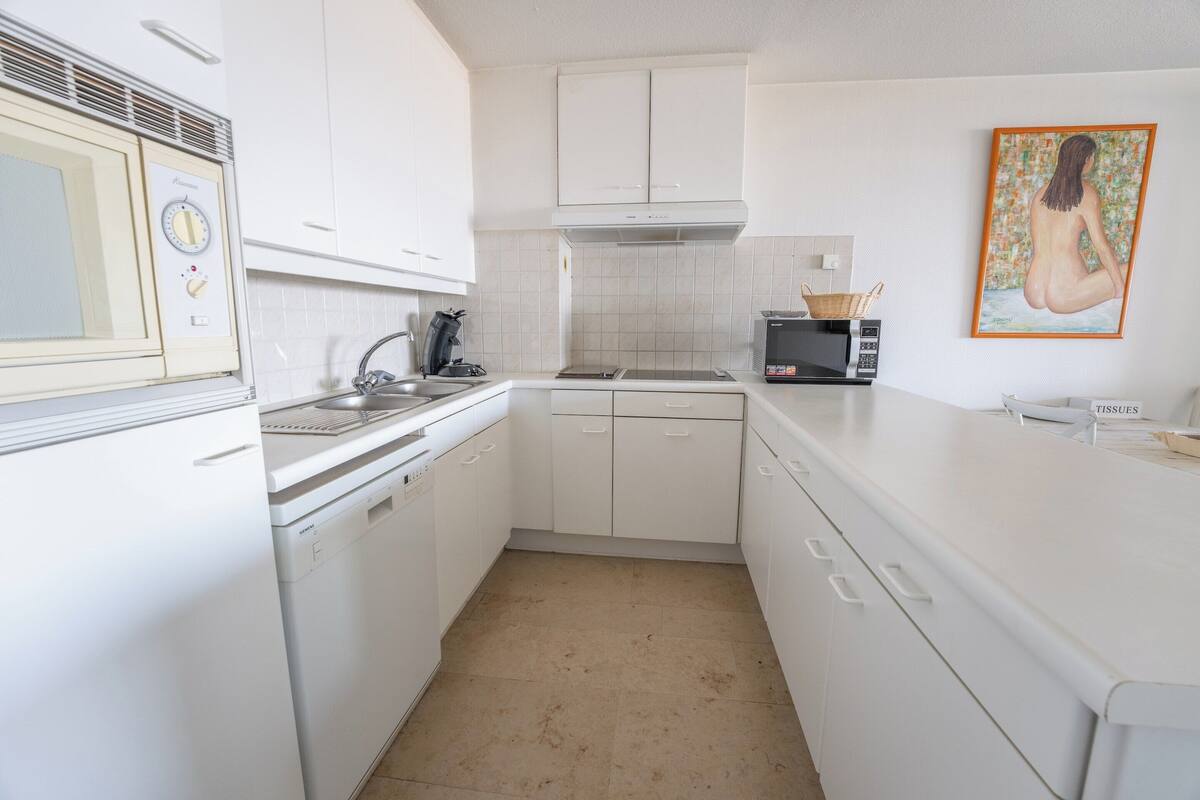 Classic Apartment, 2 Bedrooms | Private kitchen | Microwave, oven, dishwasher, coffee/tea maker