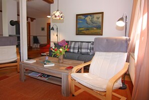 Classic Apartment, 3 Bedrooms | Living room - Appartementhaus Kranichblick in Breege (Breege)