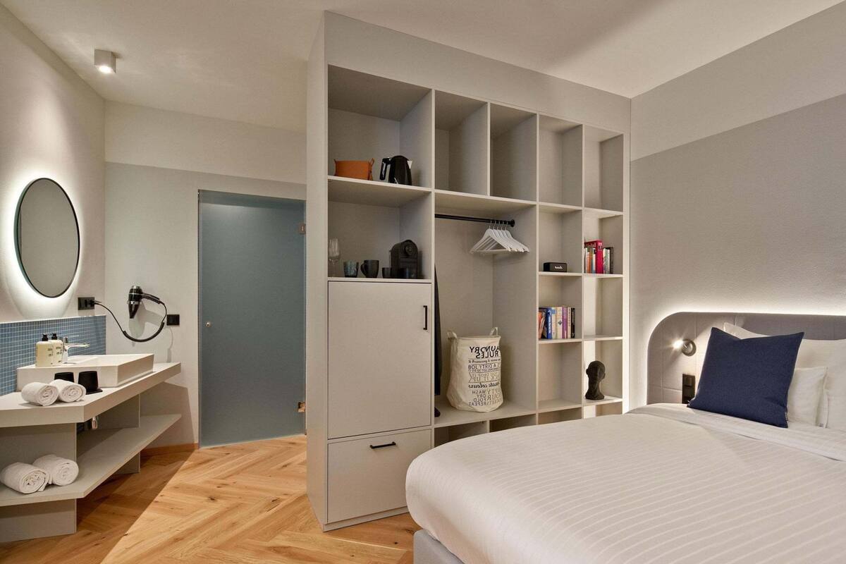 1 bedroom, iron/ironing board