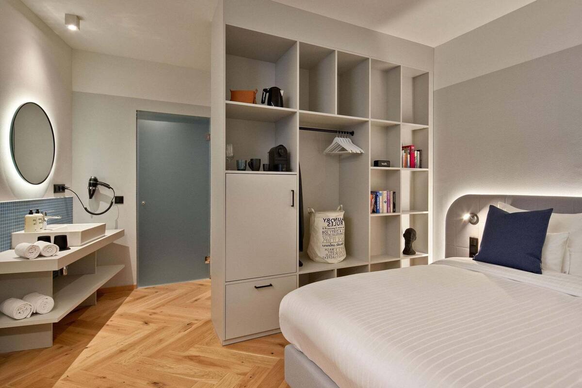 1 bedroom, iron/ironing board