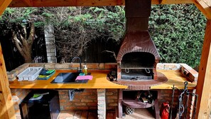 Deluxe House, 2 Bedrooms | Garden