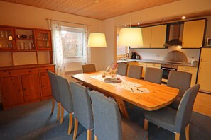 舒适独立别墅, 多间卧室 | 用餐