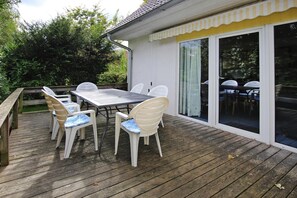 Classic House, 5 Bedrooms | Balcony