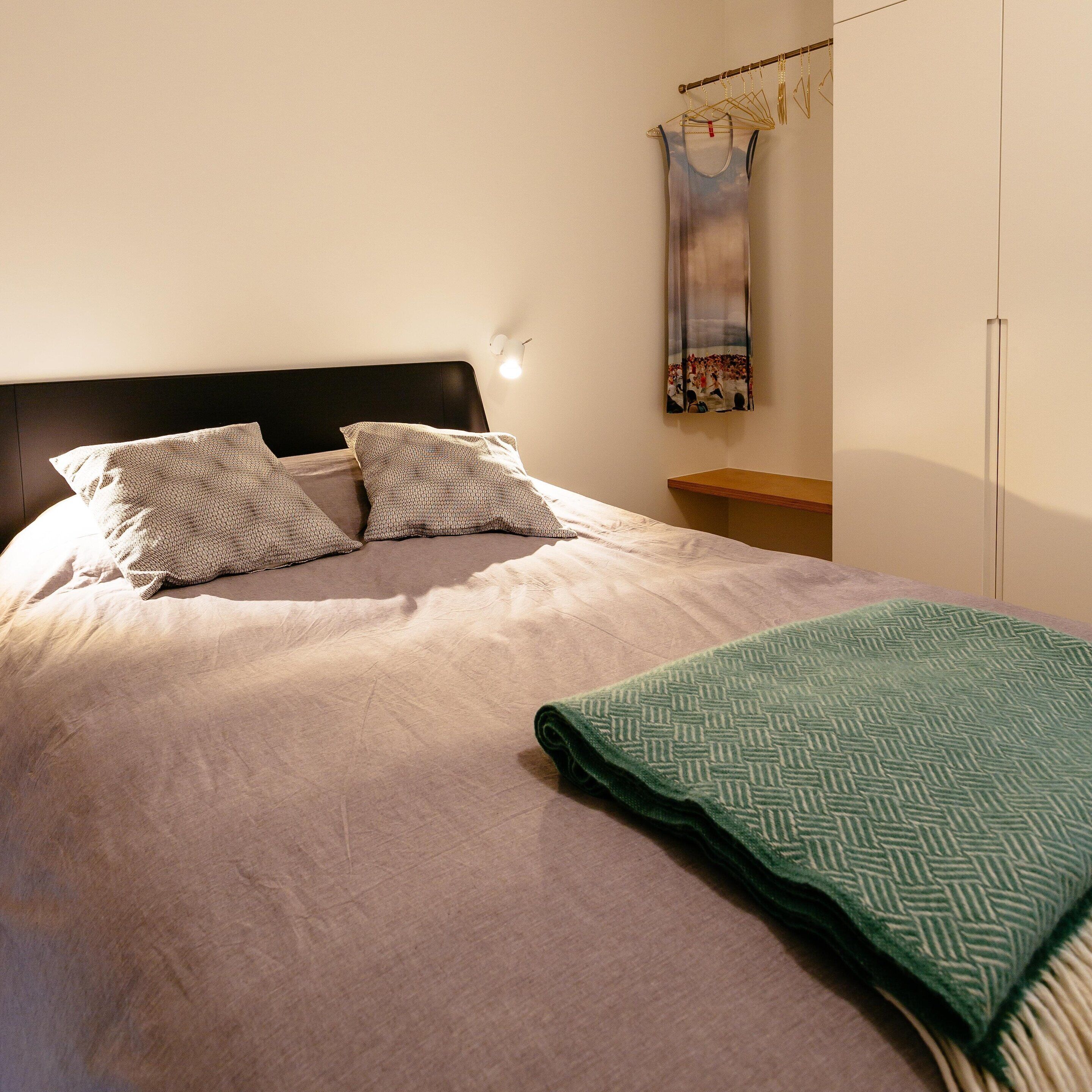 Deluxe-Apartment, 2 Schlafzimmer | 7 Schlafzimmer, individuell eingerichtet, Bügeleisen/Bügelbrett