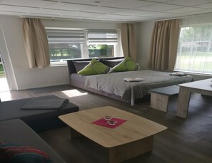 Bungalow phong cách cổ điển, 3 phòng ngủ | 5 phòng ngủ, trang bị nội thất với thiết kế riêng biệt, bộ trải giường 
