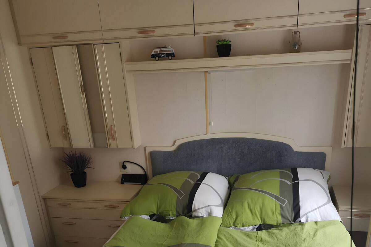 Classic Mobile Home, 2 Bedrooms | 5 bedrooms, individually furnished, bed sheets