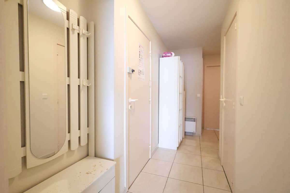 คอมฟอร์ทอพาร์ทเมนท์, 3 ห้องนอน | ฝ่ายต้อนรับ