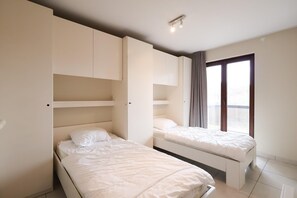 5 bedrooms - Plaza J2914 With Terrace and Side sea View (Koksijde)