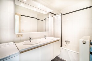 Leilighet – classic, 2 soverom | Bad | Kombinert dusj/badekar