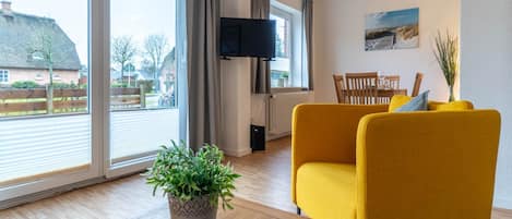 Classic Apartment, 1 Bedroom | Living room