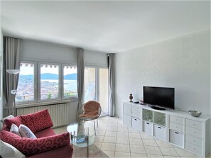 Living room - Belvilla by OYO Vc02/7 - Villa Castiglioni (Luino)