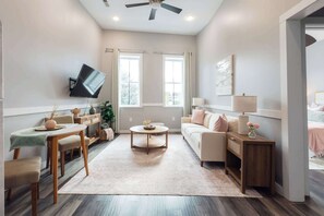 TV - Sanctuary Co Loft in Downtown Johnson City (Johnson City)