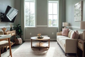 TV - Sanctuary Co Loft in Downtown Johnson City (Johnson City)