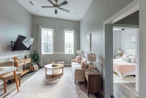 1 bedroom, iron/ironing board, WiFi - Sanctuary Co Loft in Downtown Johnson City (Johnson City)