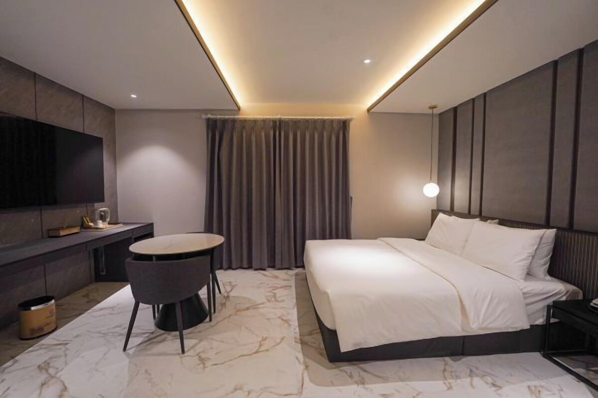 Soundproofing, WiFi (free)