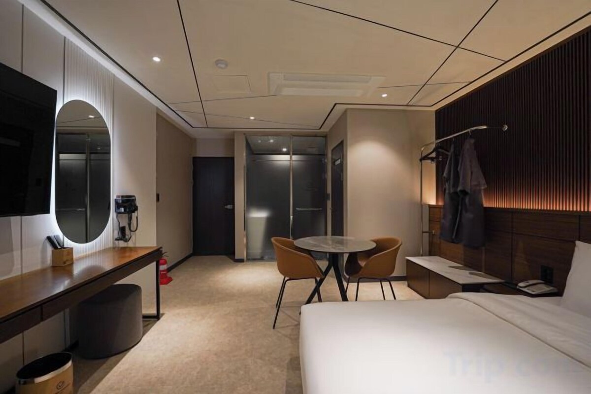 Soundproofing, WiFi (free)