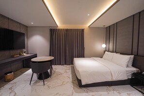 Premier Deluxe | Quartos à prova de som, Wi-Fi de cortesia